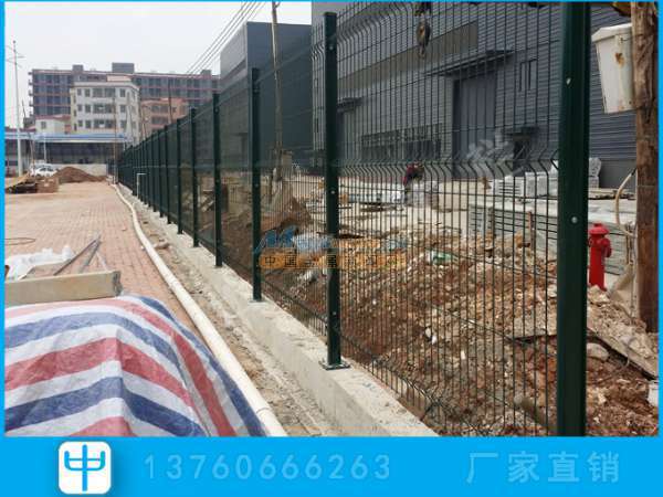 惠州隔离栅报价 绿化带隔离网围栏 钢板网护栏网图片
